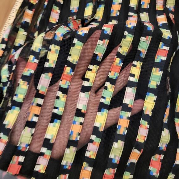 Cynthia Steffe Mesh geometric print cotton lined top adjustable Size 4 - Picture 7 of 10